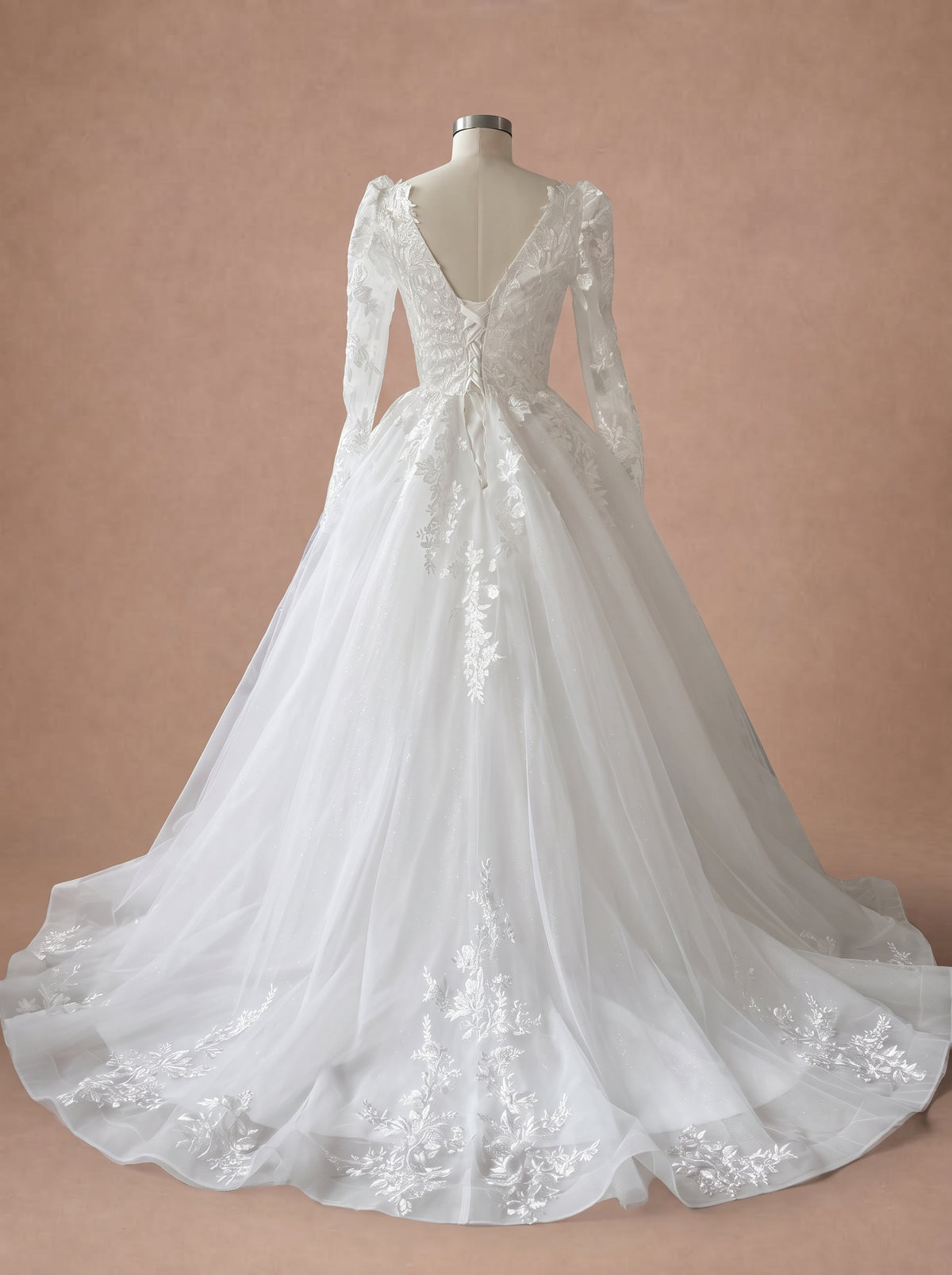 Robe de mariée champêtre esprit nature — Mannequin — dos entier