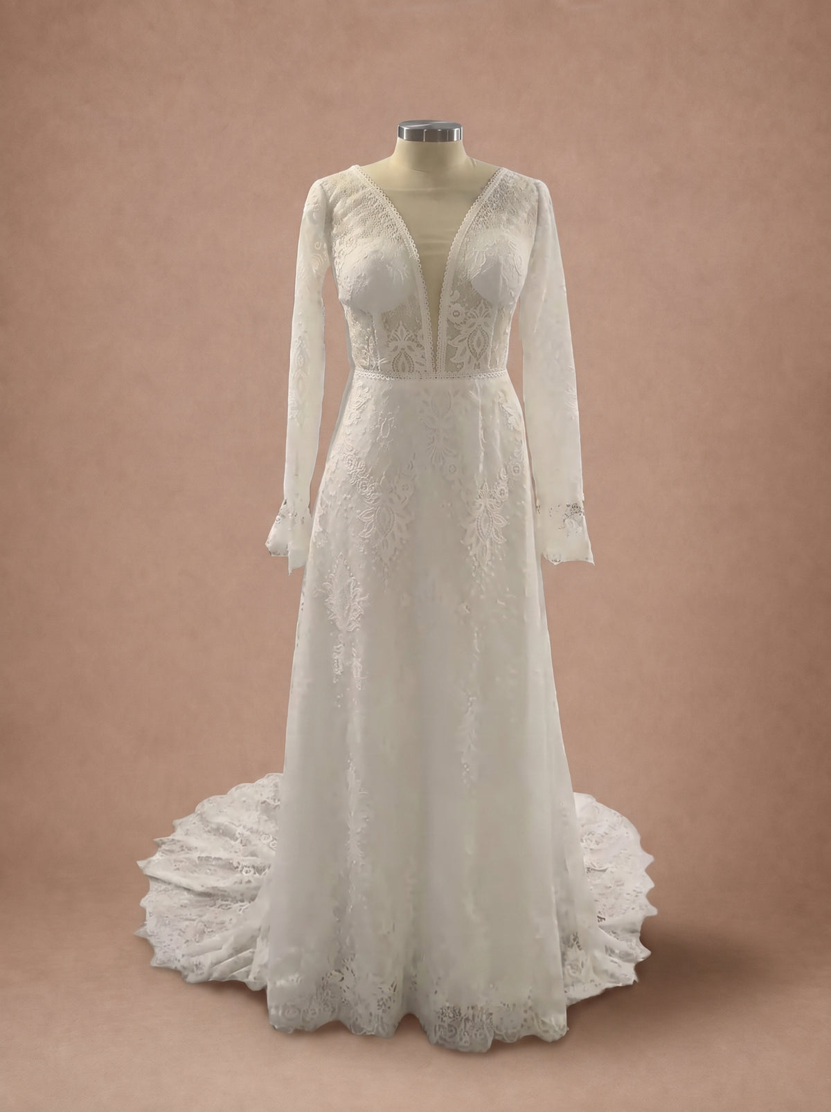 Robe de mariée plage bohème — Mannequin — face entière
