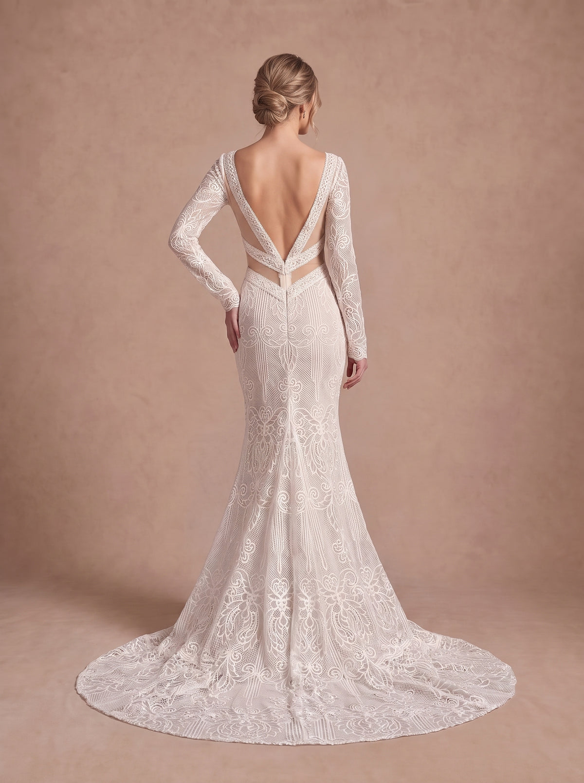 Robe de mariée sirène bohème de plage champagne à dos nu — Modèle — dos