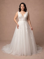 Robe de mariée pour femme ronde et petite — Modèle — face