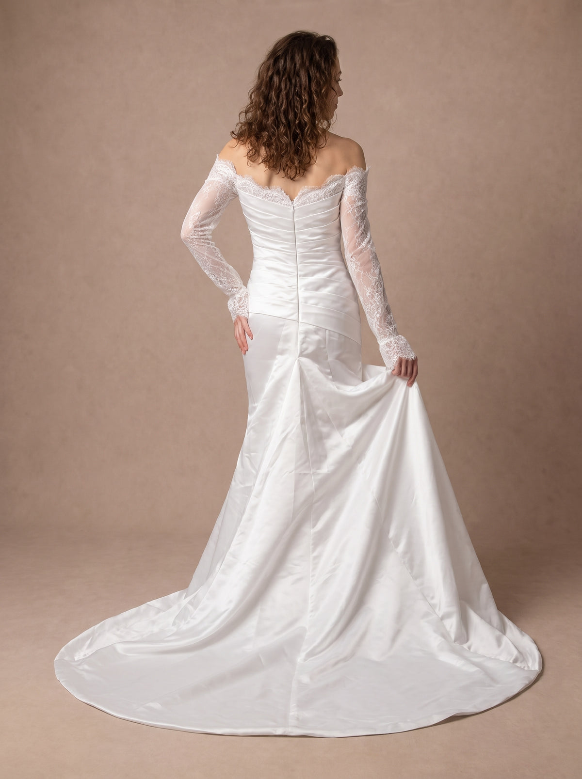 Robe de mariée rétro chic — Modèle — dos