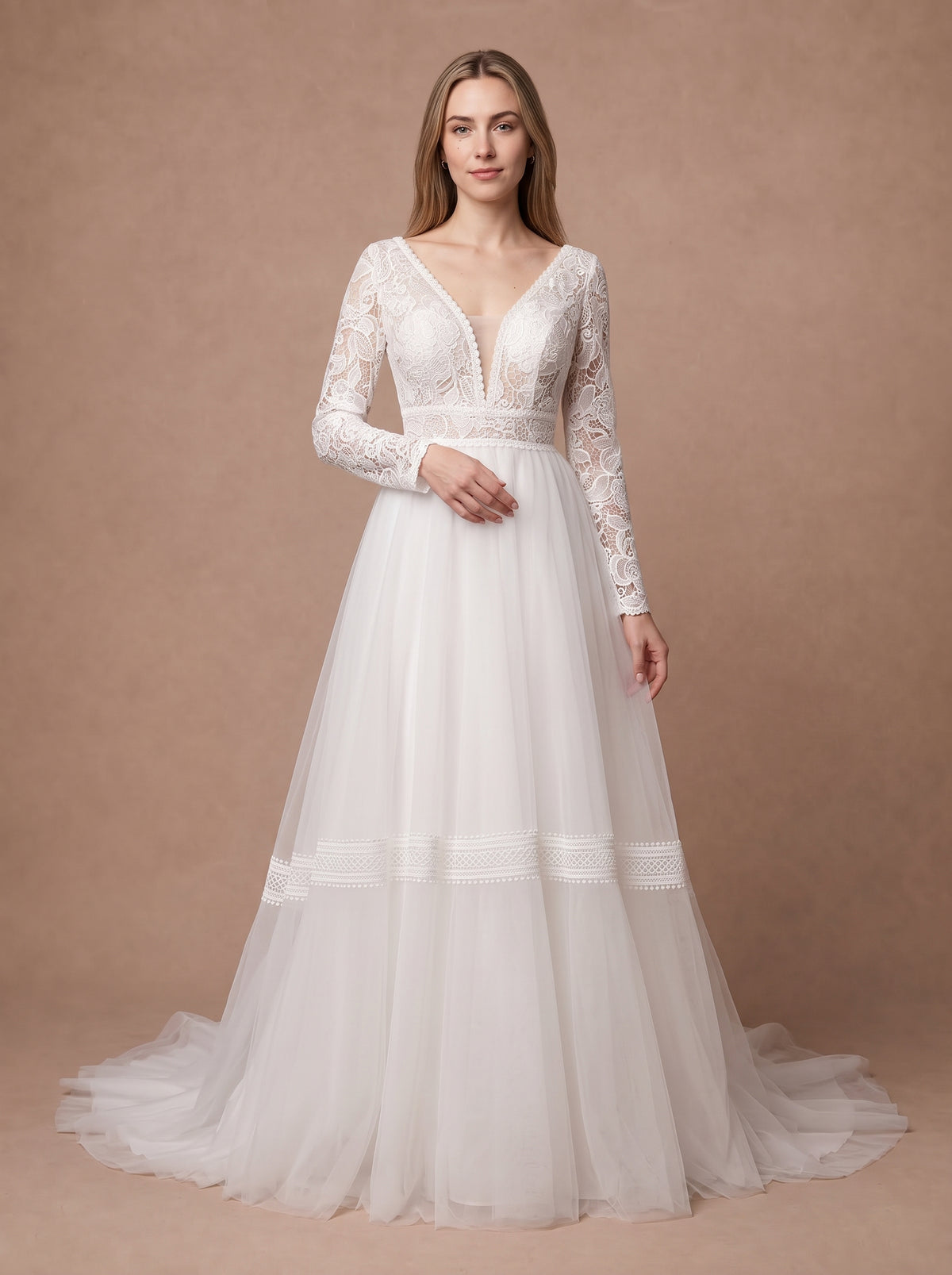 Robe de mariée romantique champêtre en tulle et dentelle — Modèle — face