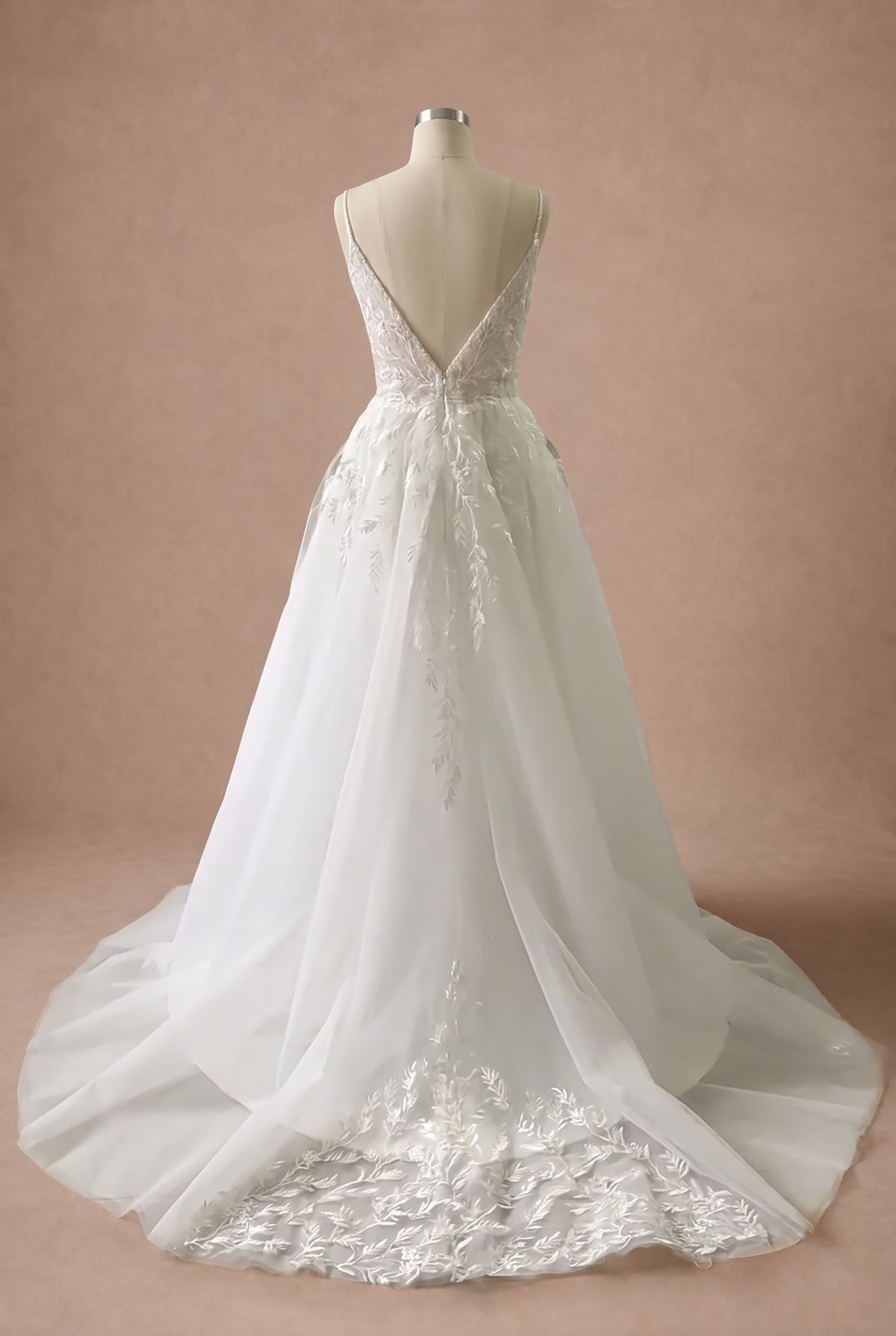 Robe de mariée romantique dentelle — Mannequin — dos entier
