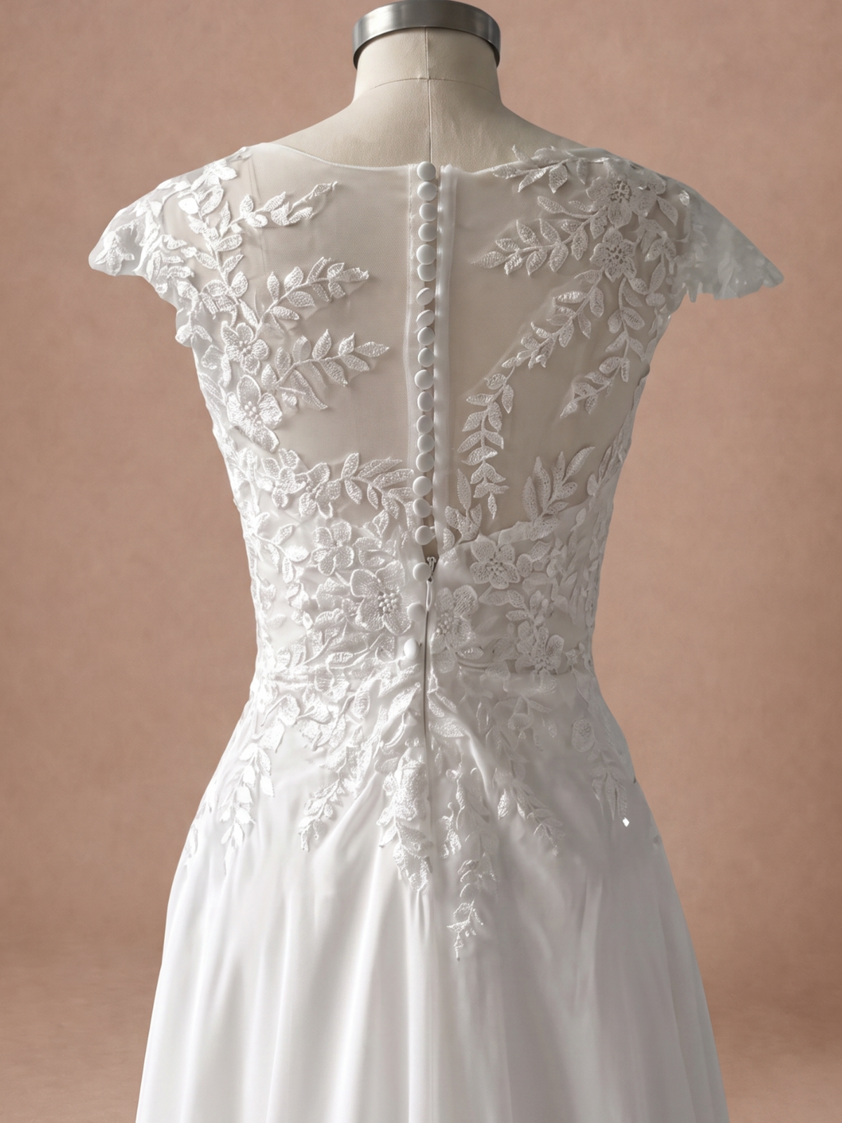 Robe de mariée sexy chic — Mannequin — détail dos