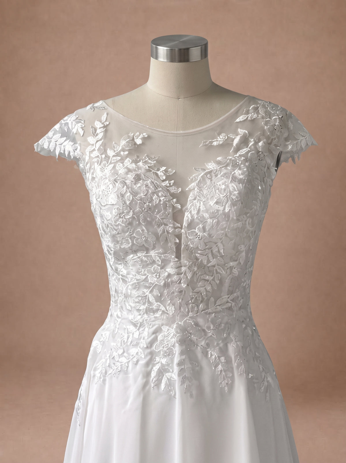 Robe de mariée sexy chic — Mannequin — détail buste