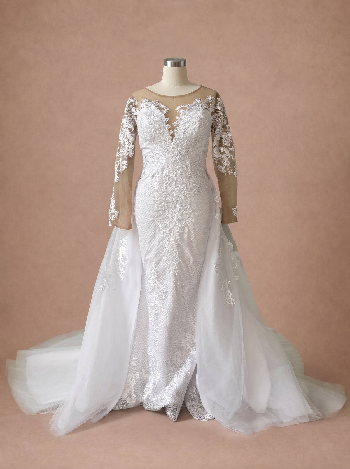 Robe de mariée sirène africaine en dentelle à manches longues — Mannequin — face entière