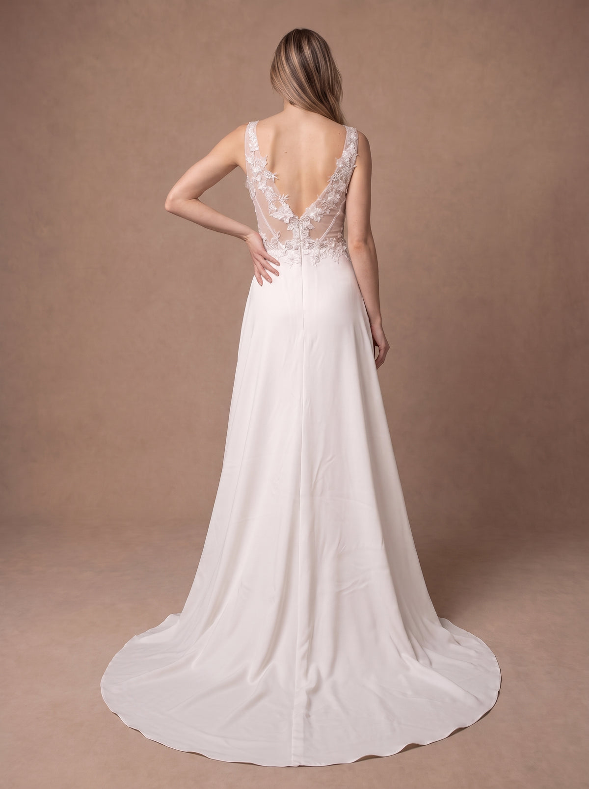 Robe de mariée Sirène chic à dos nu en dentelle — Modèle — dos