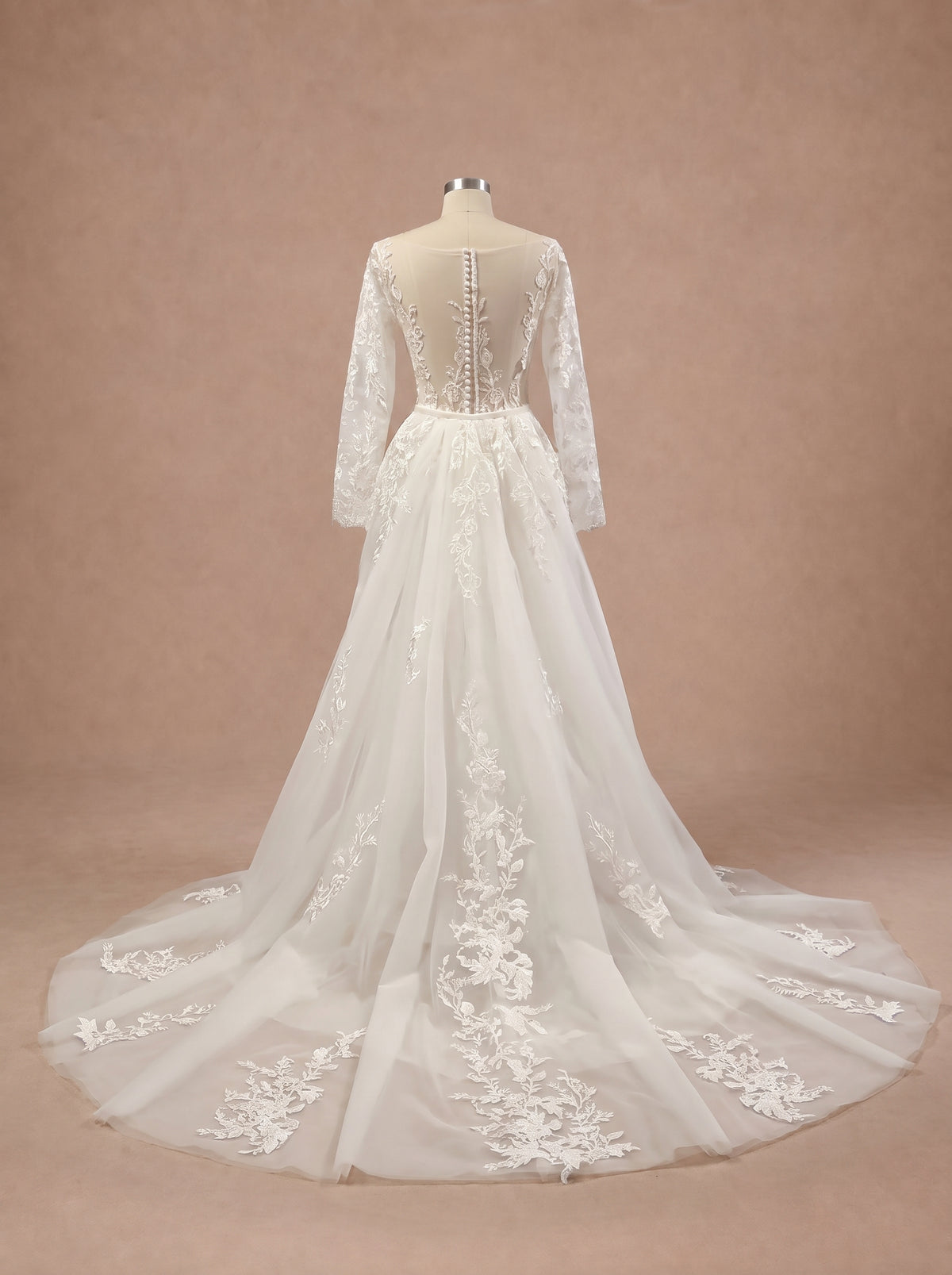 Robe de mariée Sirène en dentelle à manches longues et dos illusion — Mannequin — dos entier
