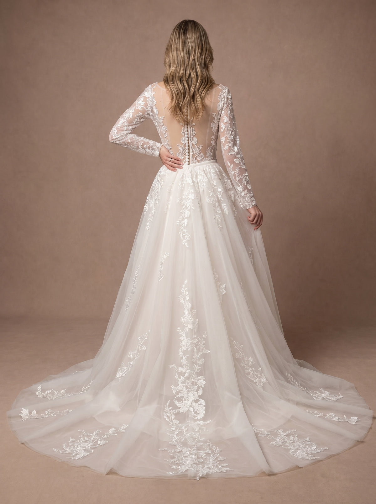 Robe de mariée Sirène en dentelle à manches longues et dos illusion — Modèle — dos