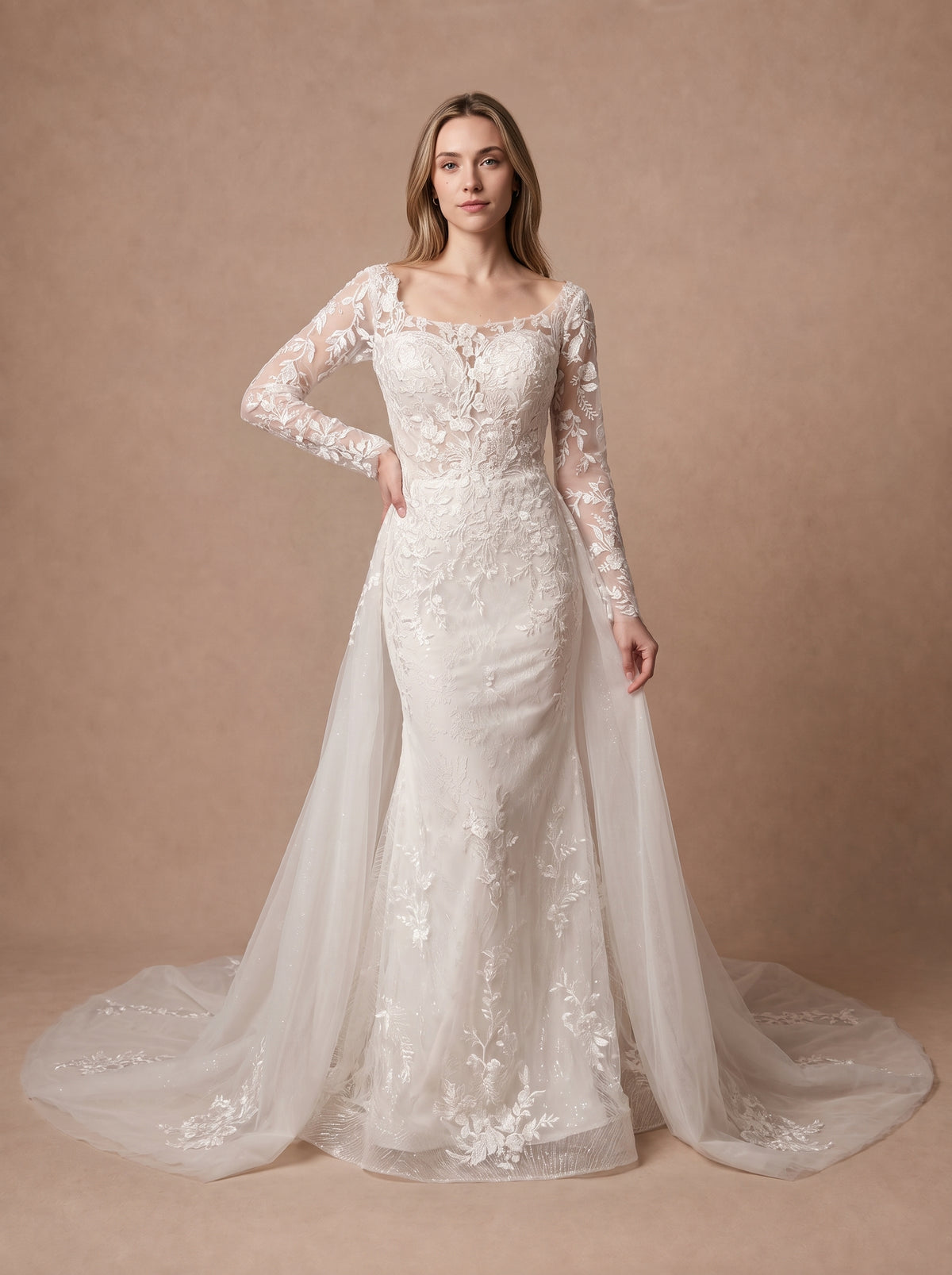 Robe de mariée Sirène en dentelle à manches longues et dos illusion — Modèle — face