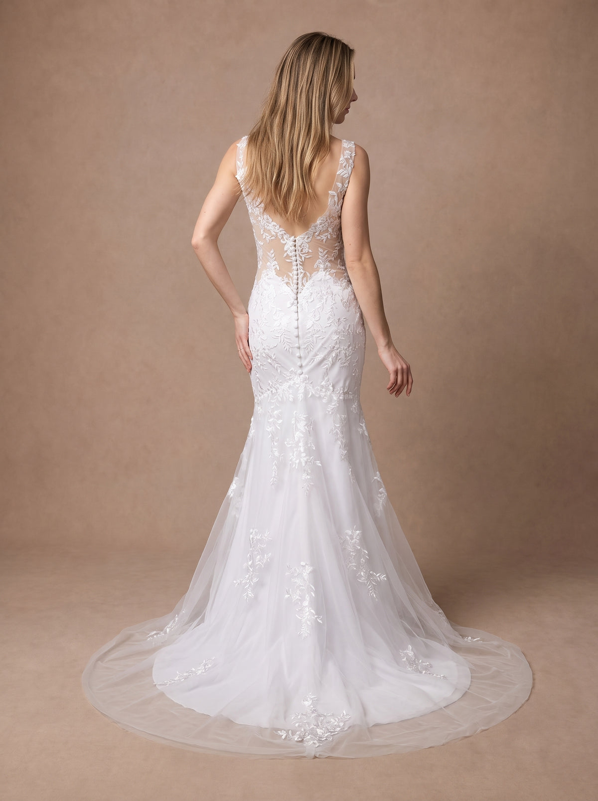 Robe de mariée sirène à dos nu en dentelle — Modèle — dos