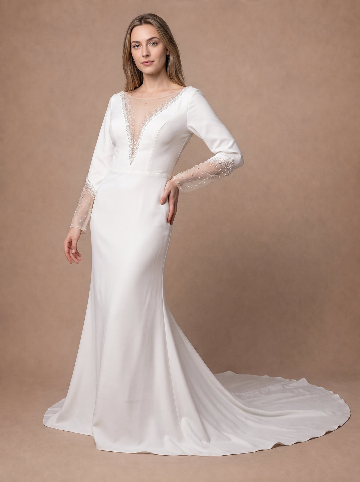 Robe de mariée sirène en satin à manches longues — Modèle — face