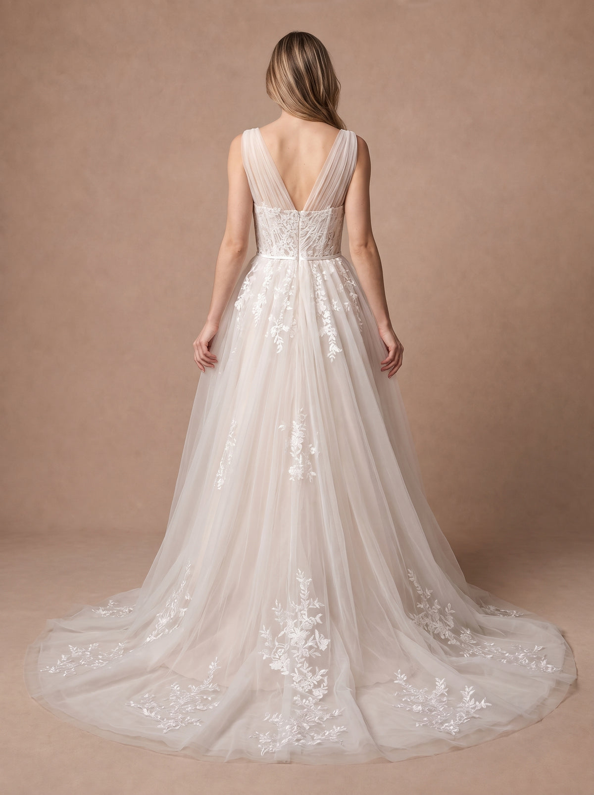 Robe de mariée Style Champêtre champagne en tulle et dentelle — Modèle — dos