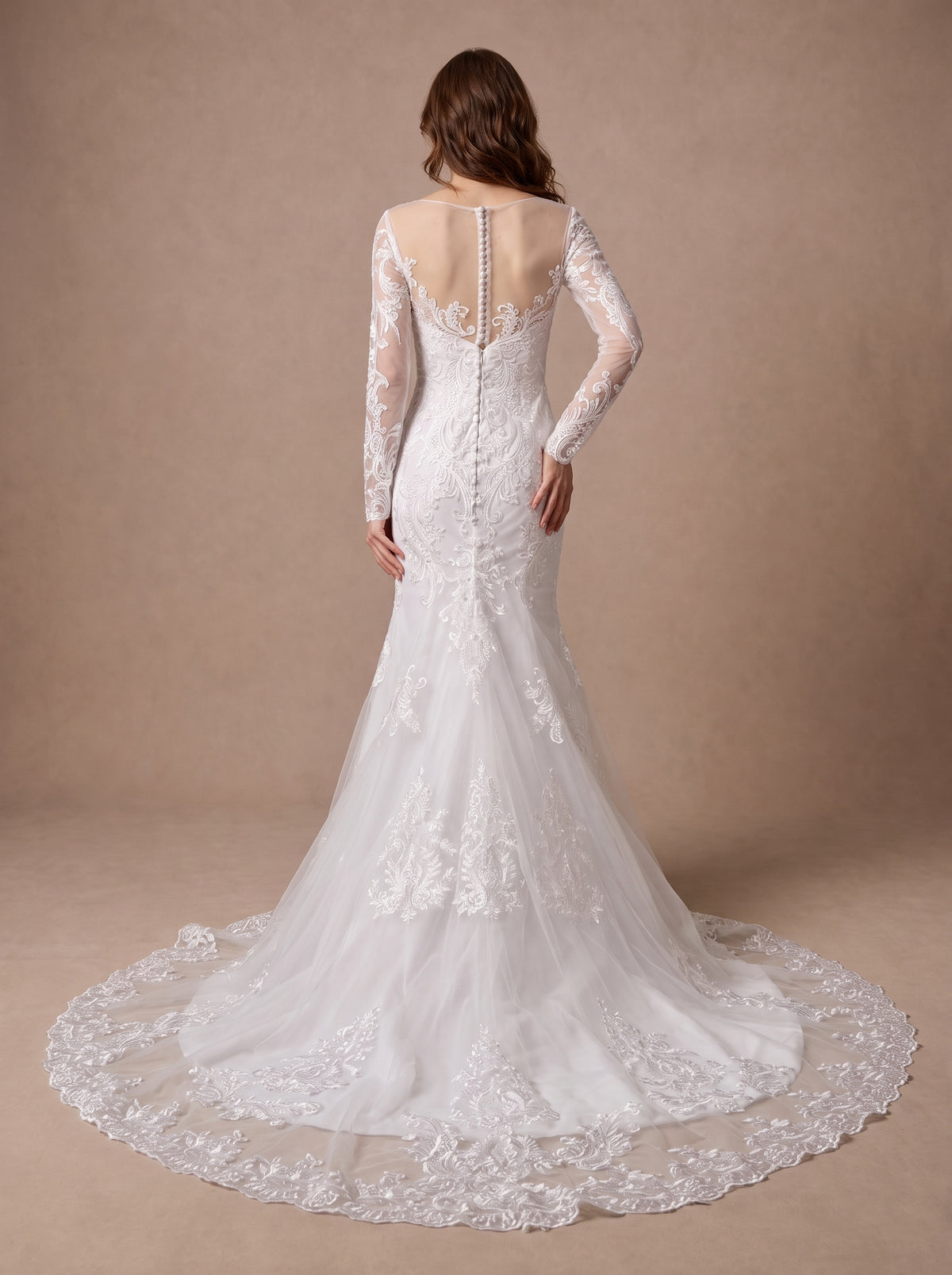 Robe de mariée traditionnelle espagnole en dentelle — Modèle — dos