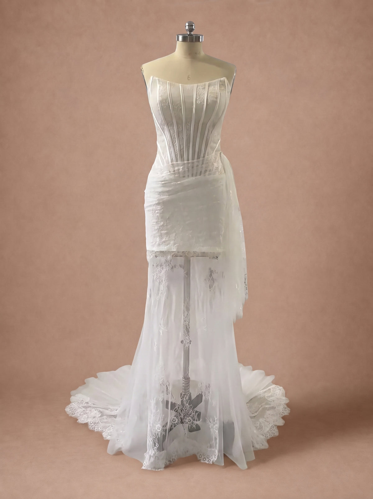 Robe de mariée vintage année 20 — Mannequin — face entière