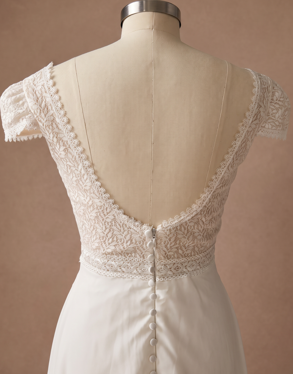 Robe de mariée vintage année 30 — Mannequin — détail dos