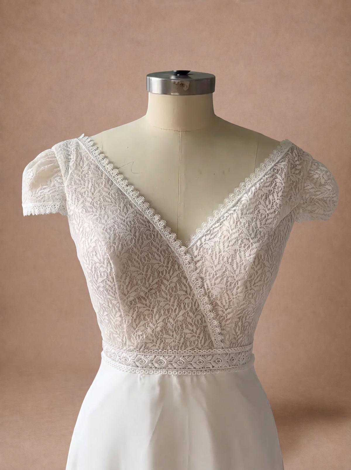 Robe de mariée vintage année 30 — Mannequin — détail buste