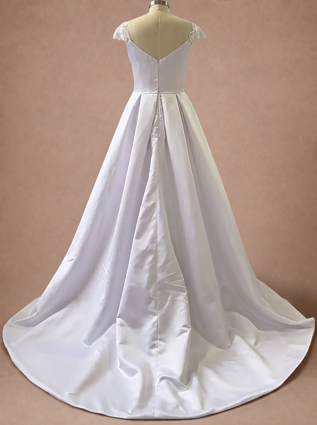 Robe de mariée vintage année 60 — Mannequin — dos entier