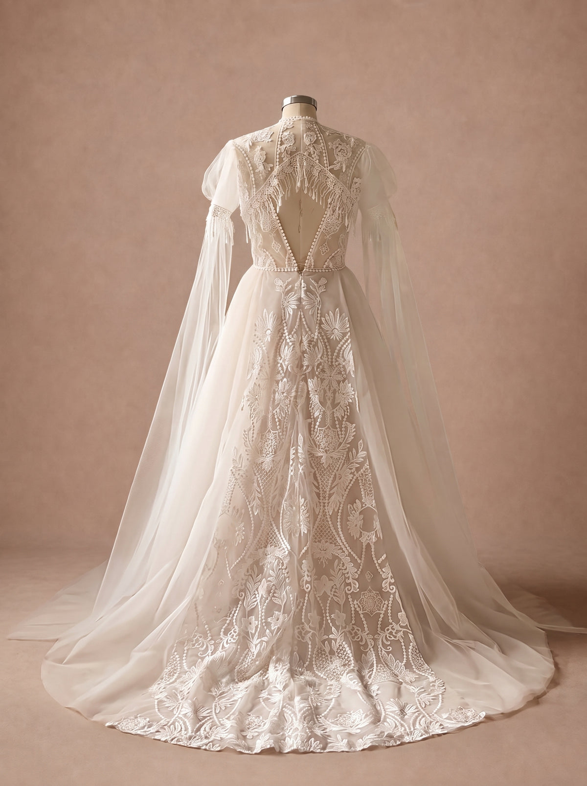 Robe de mariée vintage année 70 — Mannequin — dos entier