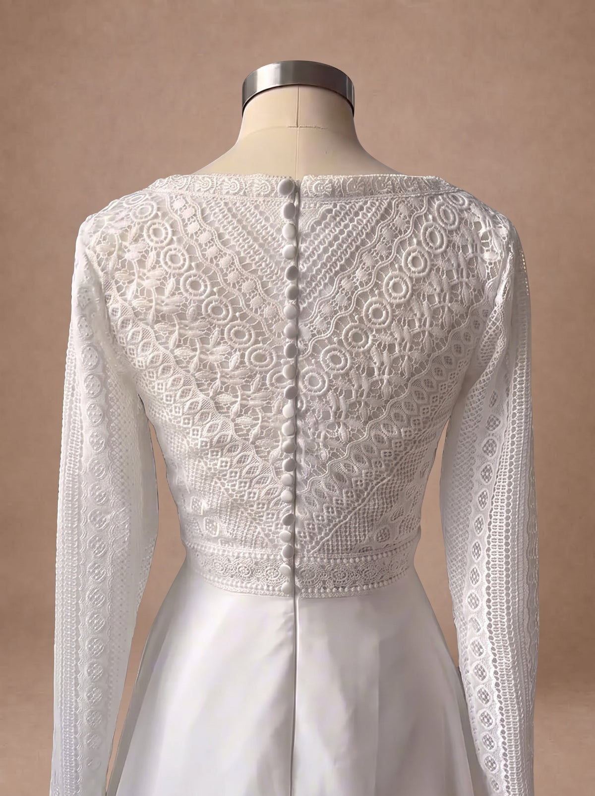 Robe de mariée vintage romantique — Mannequin — détail dos