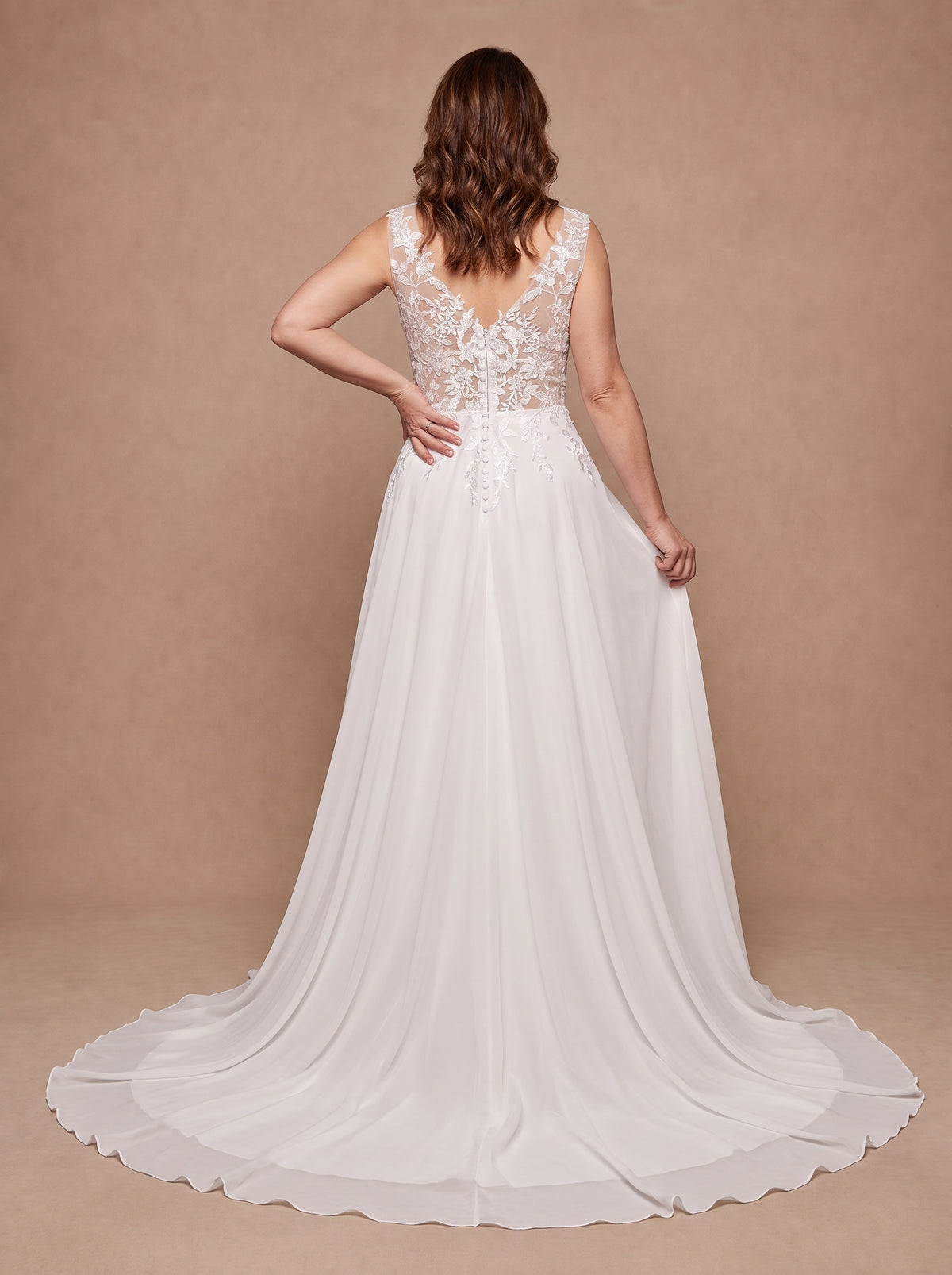 Robe de mariée civile grande taille fluide en dentelle — Modèle — dos