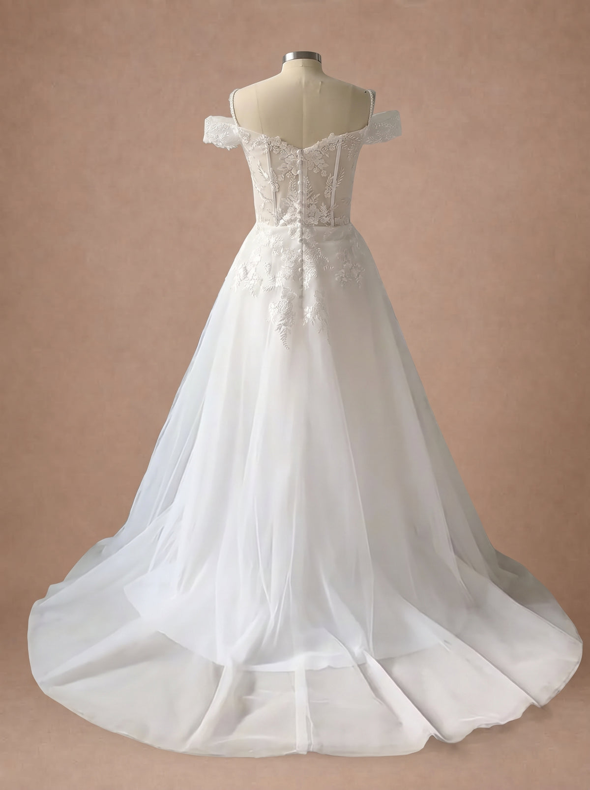 Robe trapèze en ivoire pour mariage civil — Mannequin — dos entier