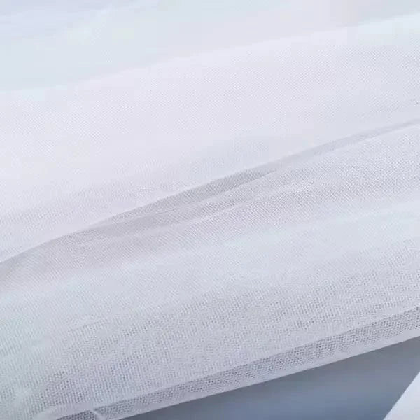 Gros plan sur les détails de Voile de Mariee Court Pas Cher